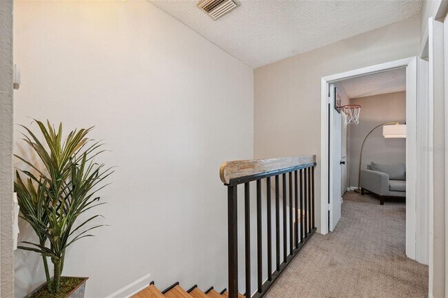 Building Photo - 4821 W McElroy Ave