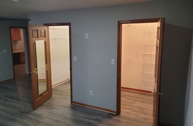 Building Photo - 3-Bedroom/2.5-Bath, Great Neighborhood