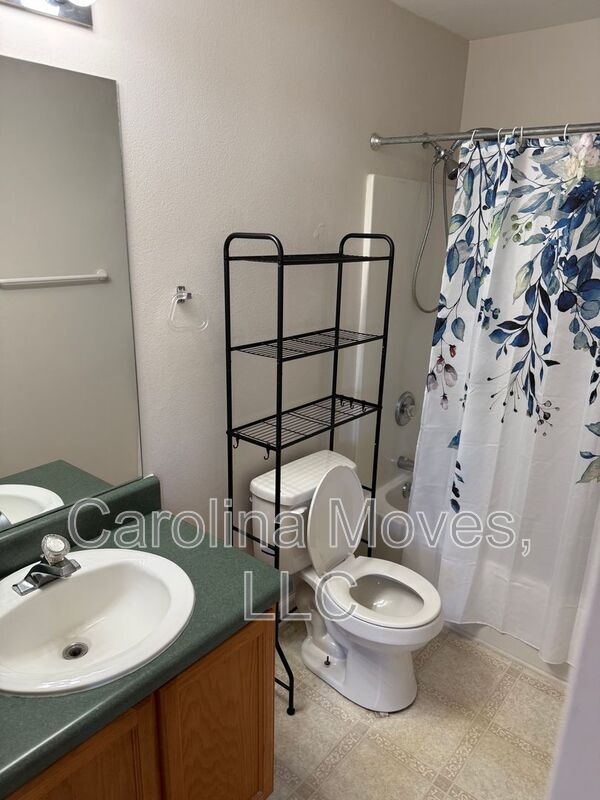 Building Photo - 325 Honor Rd