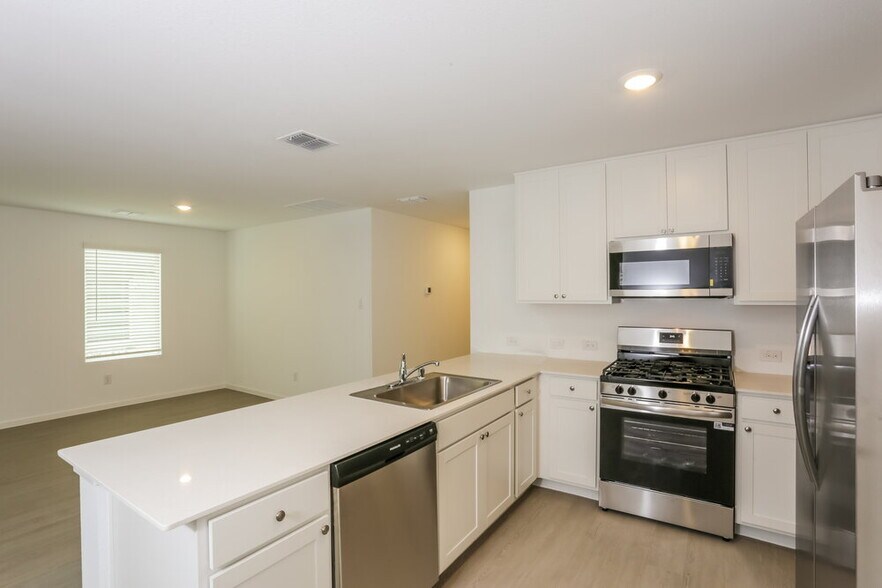 Building Photo - 1812 Javelina St