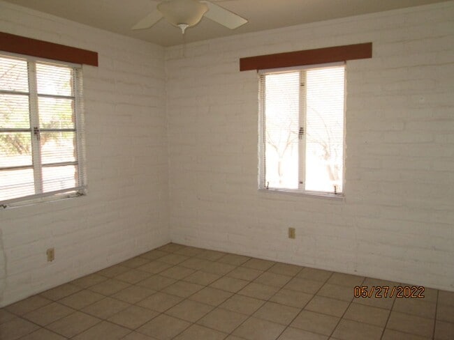 Building Photo - Peaceful Setting in J-Six