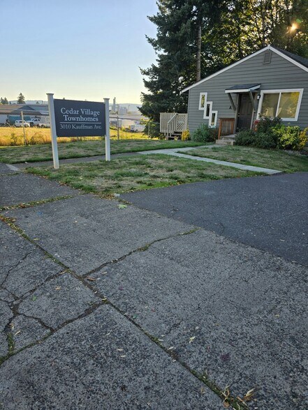 Building Photo - Cedar Village Townhomes