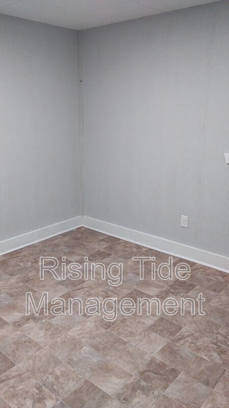 Building Photo - 508 Wood Terrace NE