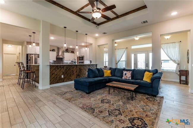 Building Photo - 8119 Green Hill Dr