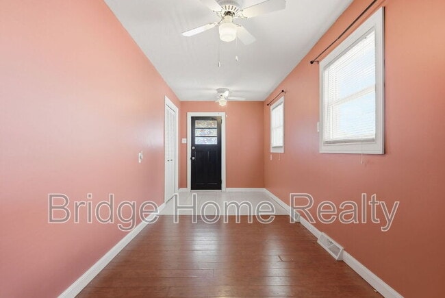 Building Photo - 507 Cherry St