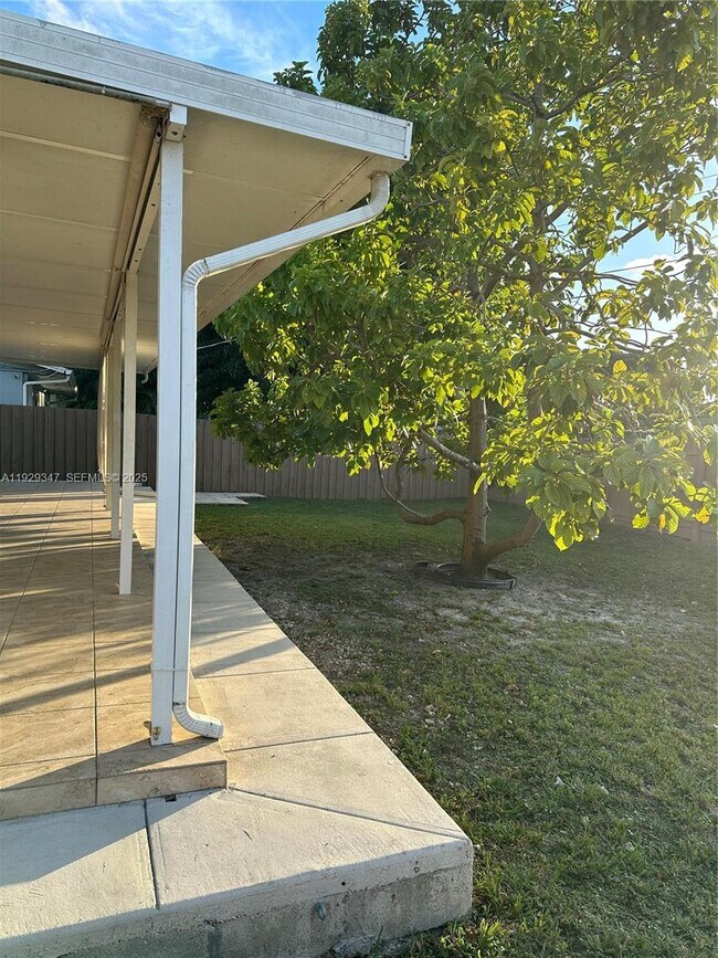 Building Photo - 1718 N 27th Ave