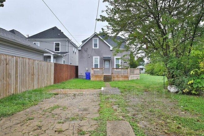 Building Photo - 628 E Whittier St
