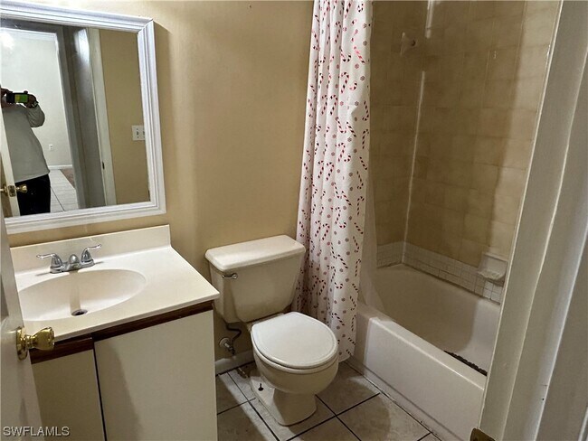 Building Photo - 2201 East 5th Street