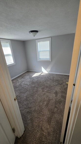 Building Photo - 315 E Busby St