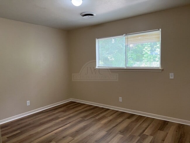 Building Photo - 1411 Camilla Rd