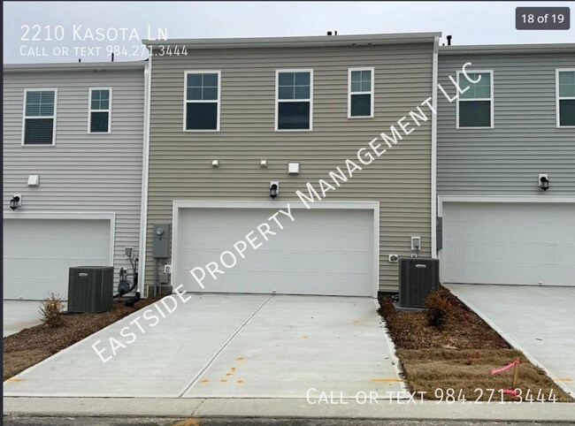 Building Photo - 2210 Kasota Ln