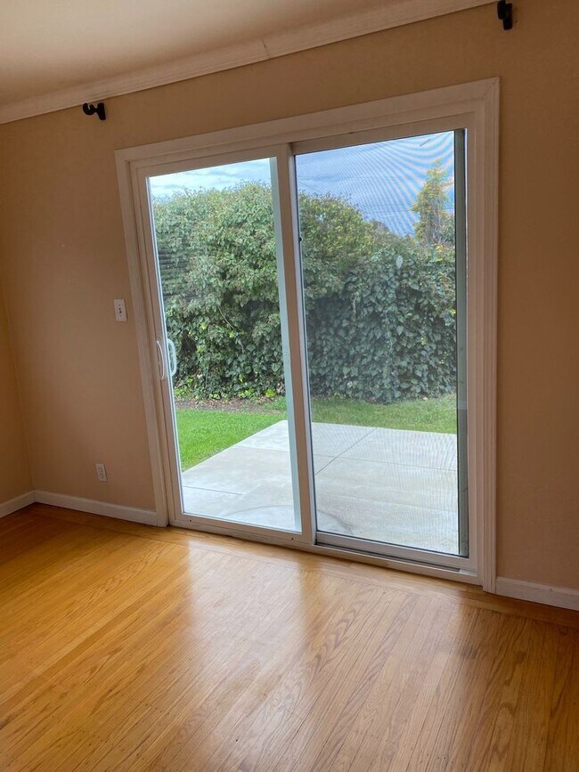 Building Photo - Coming Soon! Single family home located in...