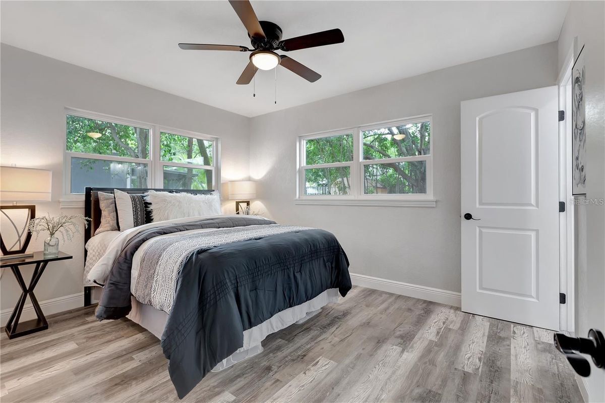 Building Photo - 6660 17th Ln N