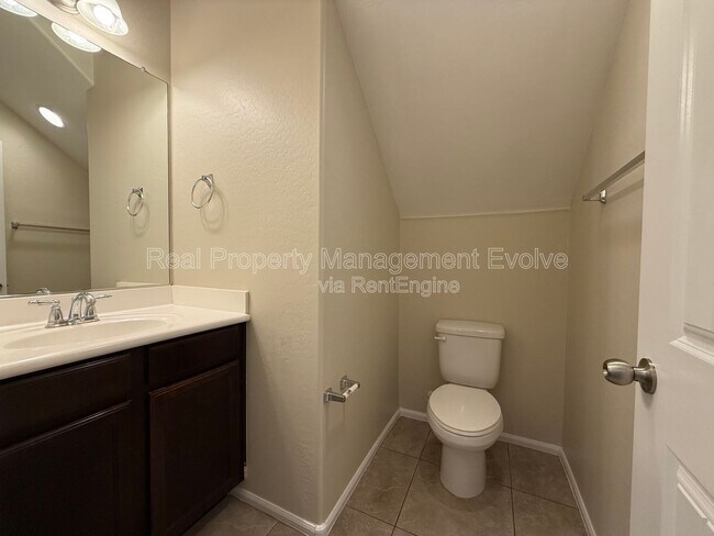 Building Photo - 2725 E Mine Creek Rd