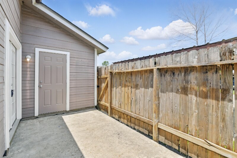 Building Photo - 2079 Country Village Blvd