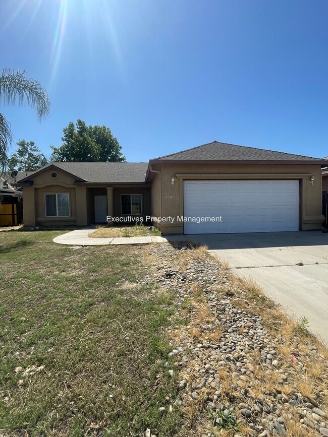 Primary Photo - 2301 Peppertree Ln
