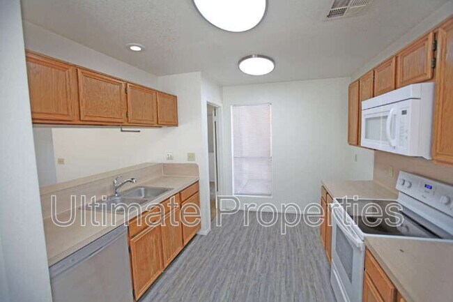 Building Photo - 6853 N 78th Ave
