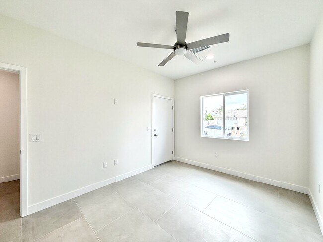 Building Photo - AVAILABLE NOW!! Beautiful 4 Bedroom 3 Bathroom Home in Cathedral City