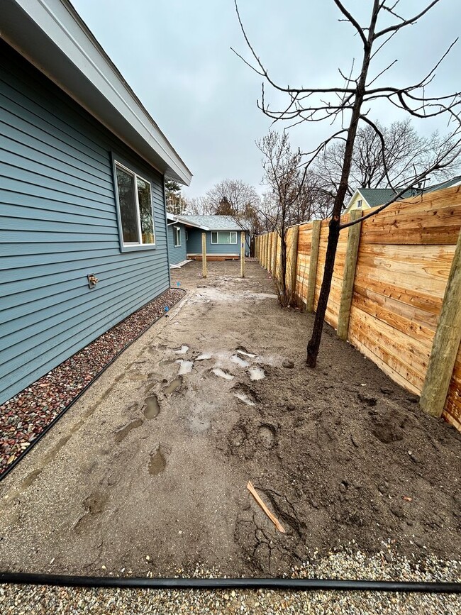 Building Photo - Brand New, Energy Efficient, 2 Bed, 1 Bath Home in Hamilton