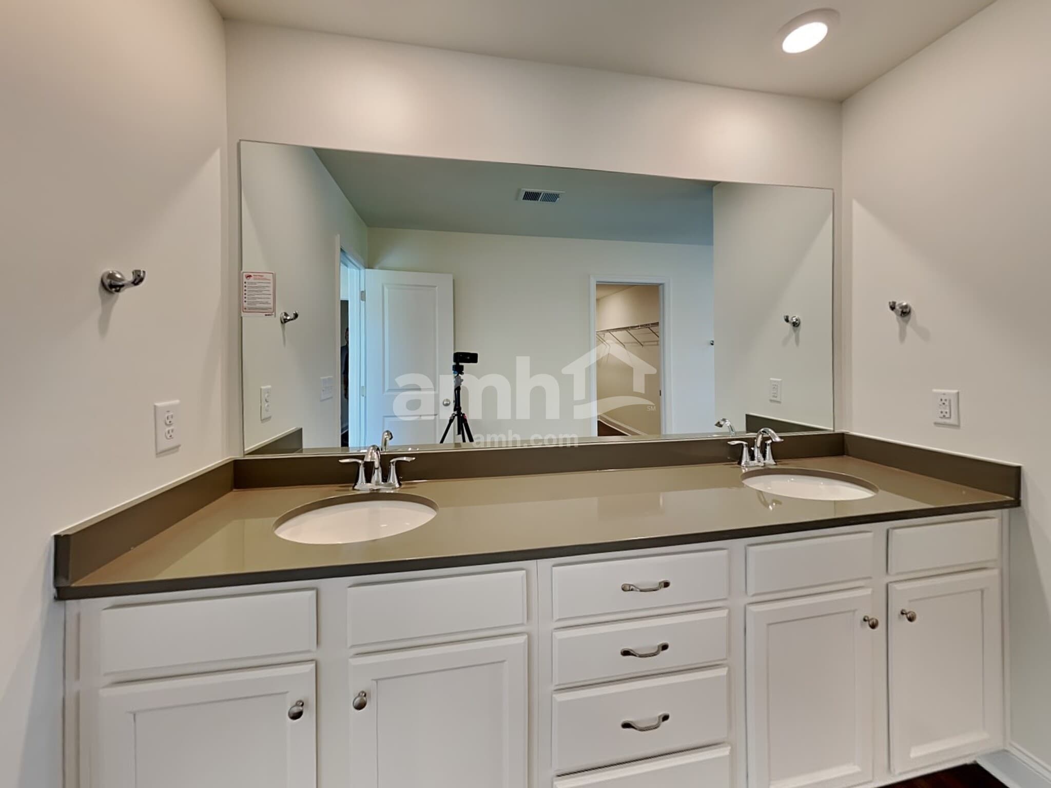 Building Photo - 769 Carnaby Ln