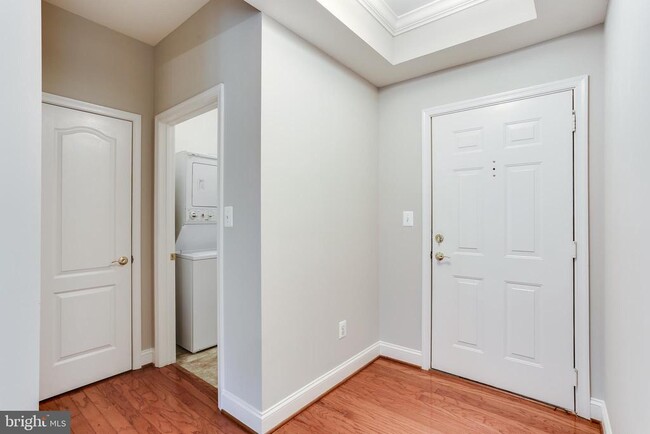 Building Photo - 2111 Ganton Green
