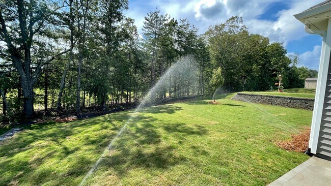 Building Photo - Beautiful home featuring 4 Bedrooms, 3 Full Baths, Flex Space/Office located in the highly sought...