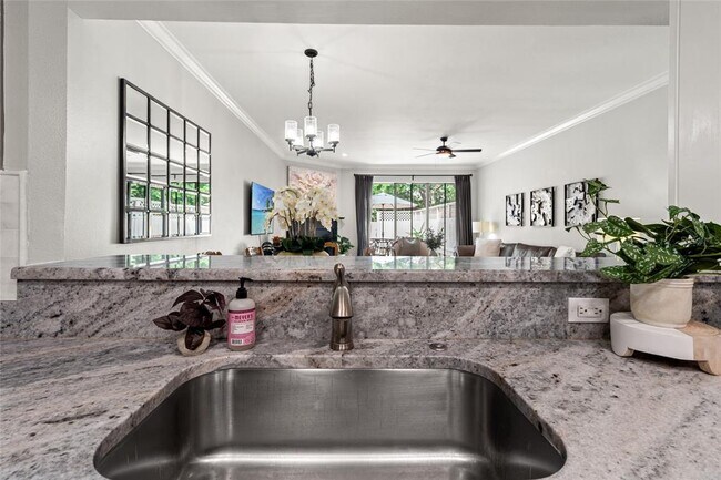 Building Photo - 1508 S Bay Villa Pl