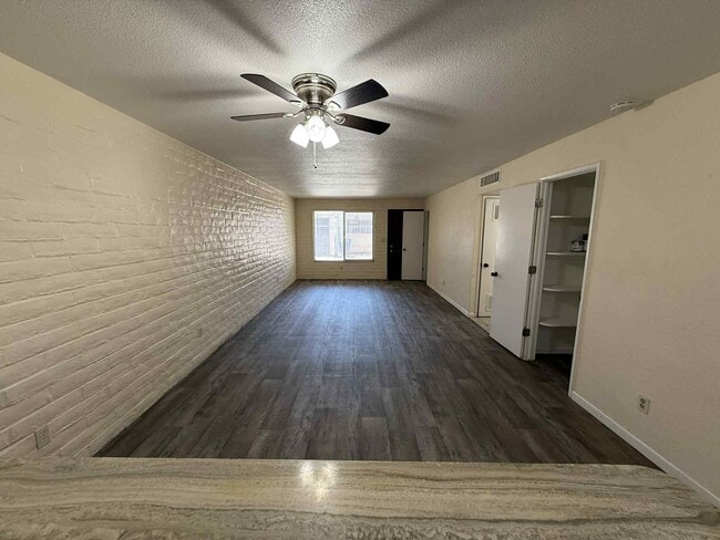 Building Photo - 2147 S Winstel Ave