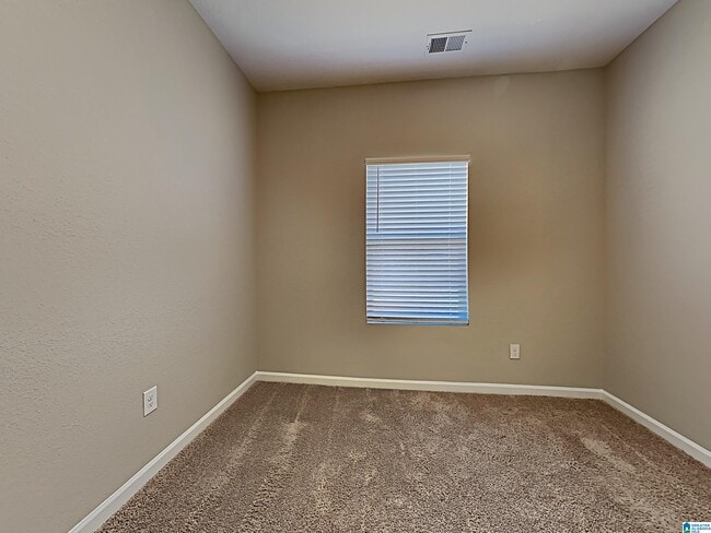 Building Photo - 185 Smith Glen Dr