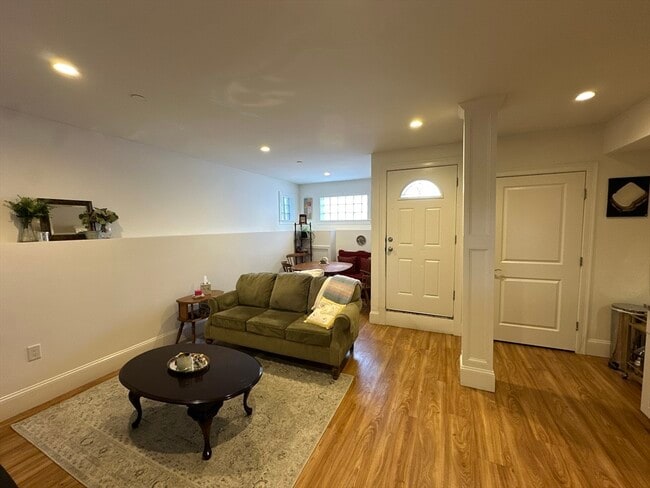 Building Photo - 604 Dorchester Ave