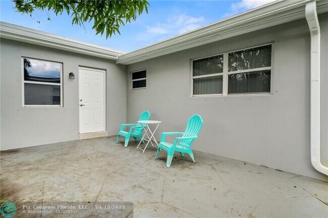 Building Photo - 50 NE 45th Ct