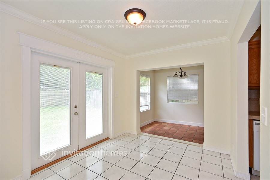 Building Photo - 7602 NW 40th St