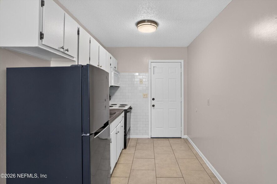Building Photo - 8067 Parental Cir
