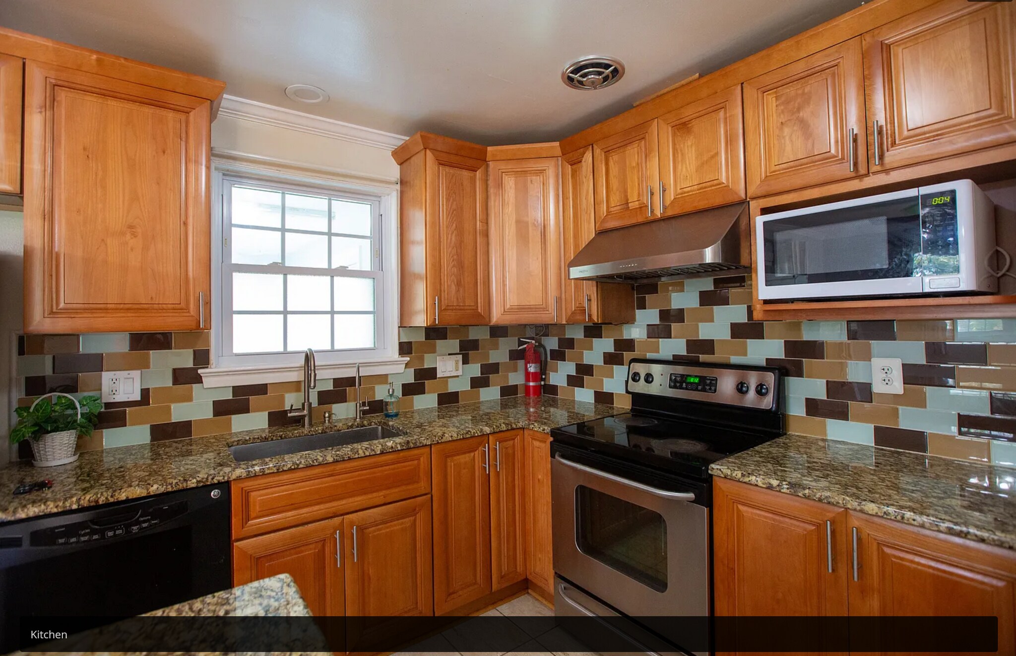 Building Photo - 6741 Bostwick Dr