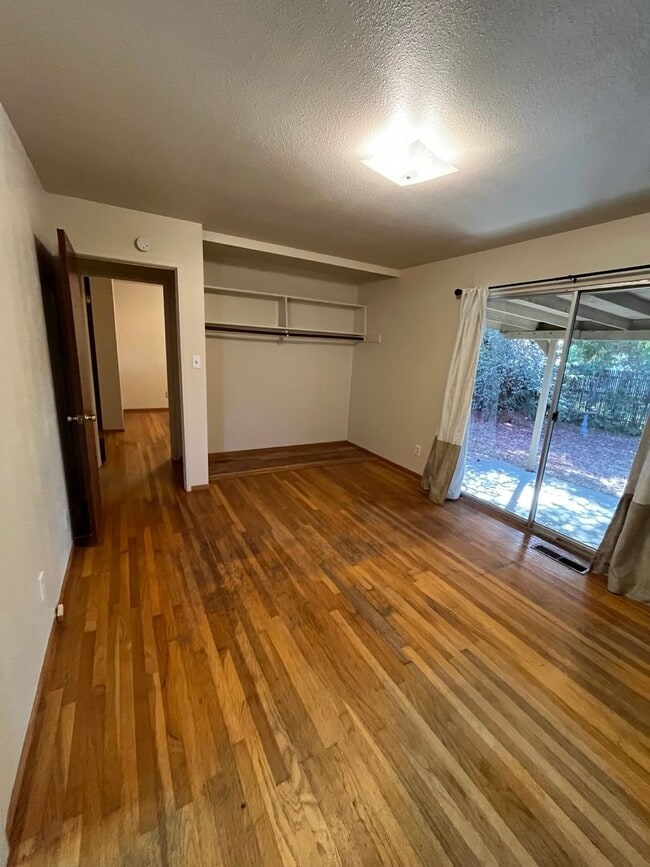 Building Photo - Anderson 1403-1405