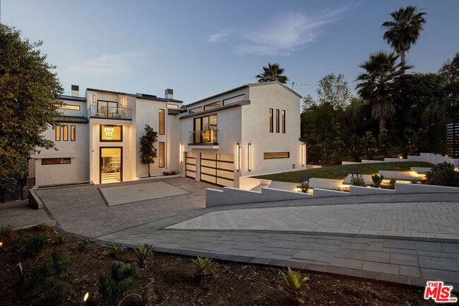 Building Photo - 16838 Oak View Dr