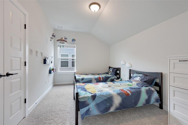 Building Photo - 4902 Seadrift Dr