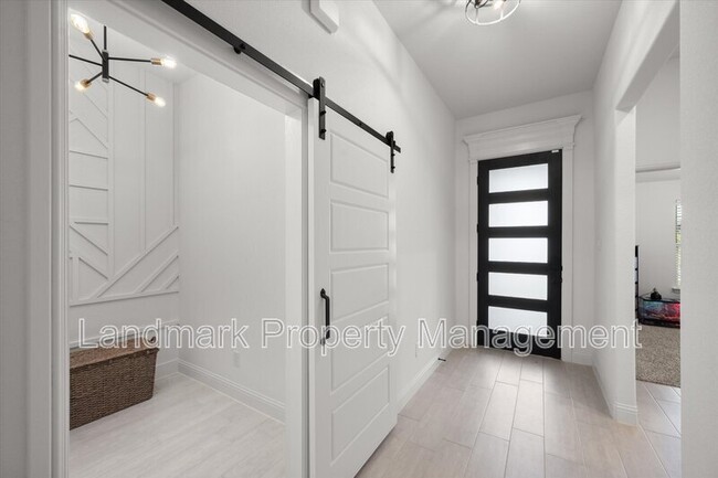 Building Photo - 816 Tesslynn Ave