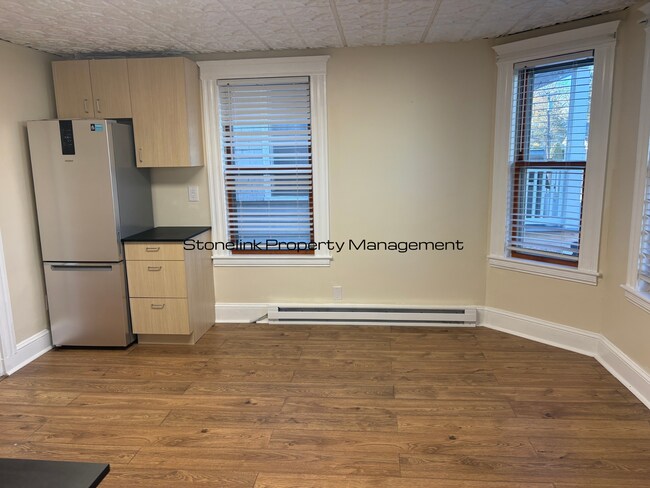 Building Photo - 40 High St