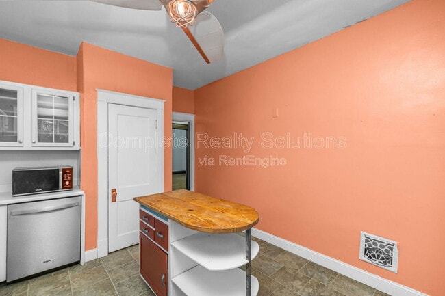 Building Photo - 5223 Bancroft Ave