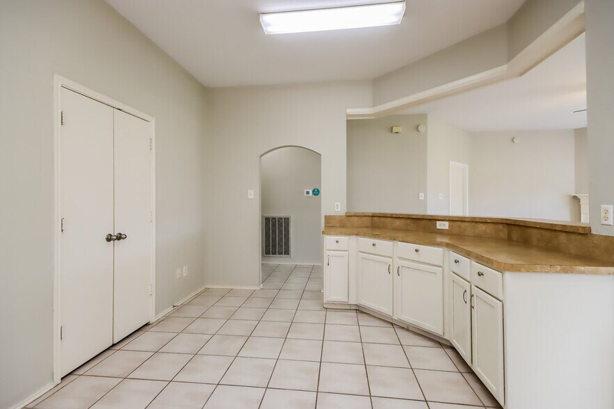 Building Photo - 19934 18th Fairway Dr