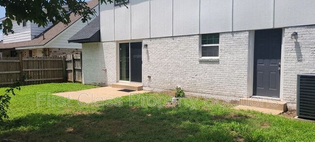 Building Photo - 6428 Drexel Ave