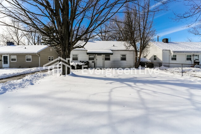 Building Photo - 885 S Ashburton Rd