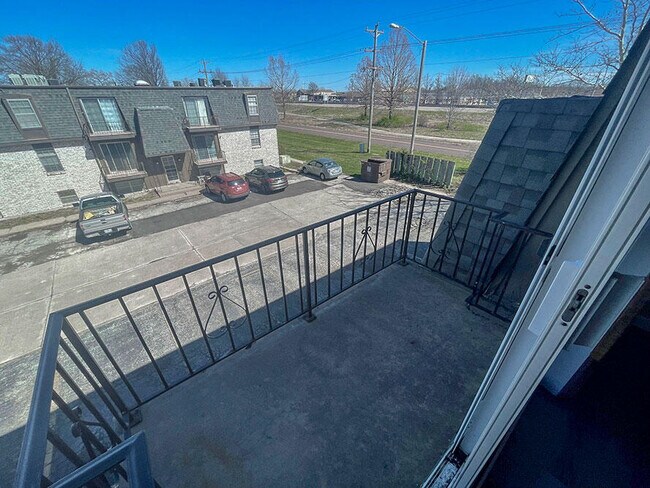 Building Photo - 3408 Balboa Ln