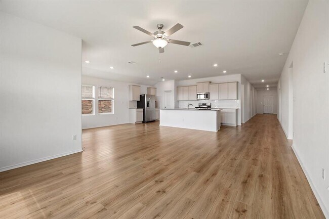 Building Photo - 113 Golden Grove Pkwy