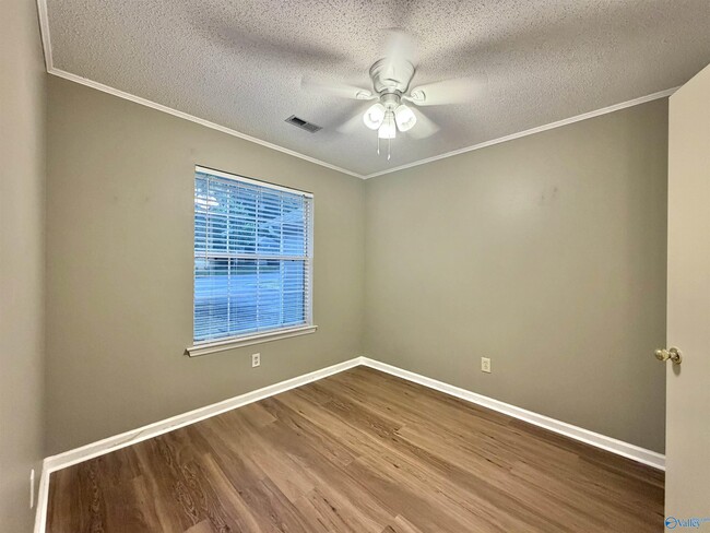 Building Photo - 105 Sugarwood Ct