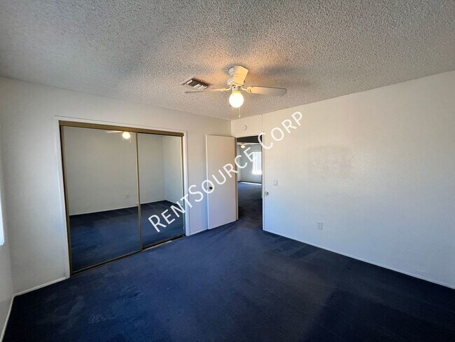 Building Photo - 2 Bedroom Condo for Rent in East Palmdale