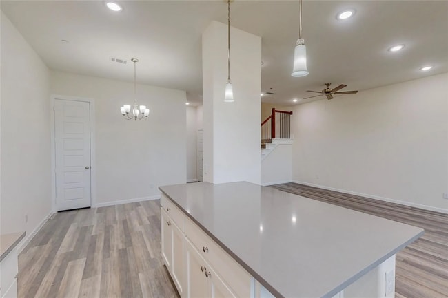 Building Photo - 4 Bath and 2.5 Bed Luxurious Townhome in Frisco!