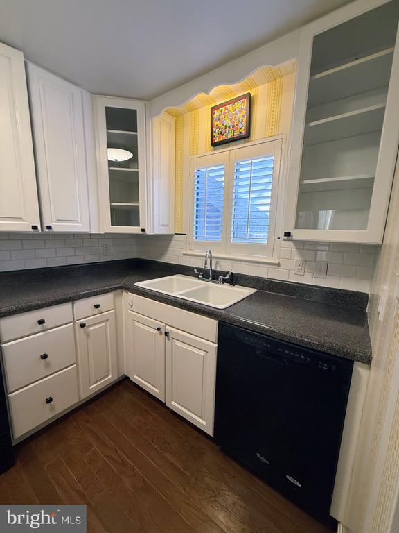 Building Photo - 231 Canal Park Dr