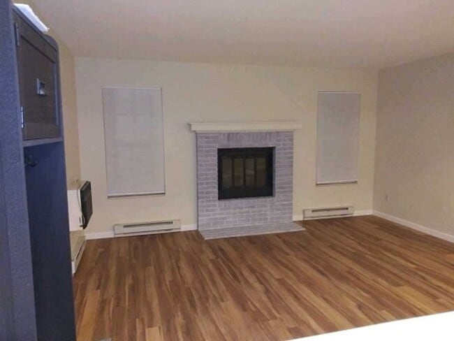 Building Photo - Feel at Home in This Cozy Fort Collins Condo